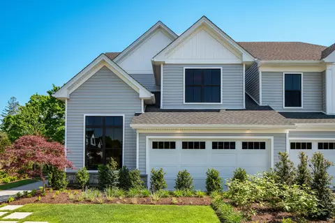 24 Hillcrest Dr, Woodbridge, CT 06525
