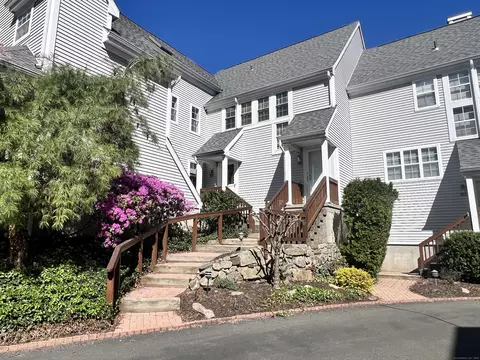 317 Foxboro Dr #317, Norwalk, CT 06851