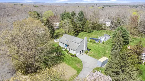 134 Bunker Hill Rd, Guilford, CT 06437