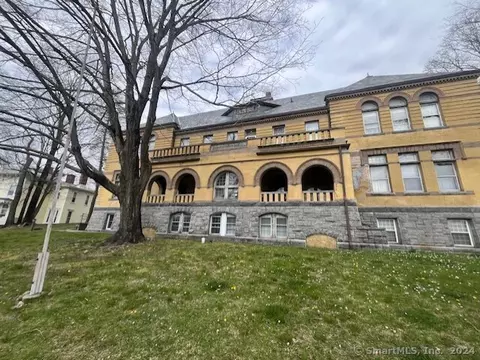 100 Broad St #L1, Norwich, CT 06360