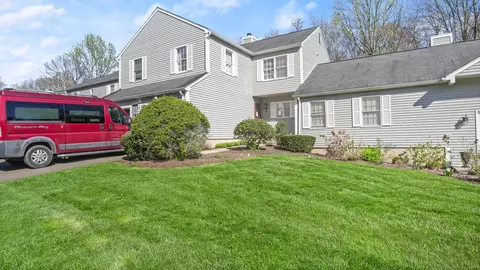 82 Quarry Village Rd #82, Cheshire, CT 06410