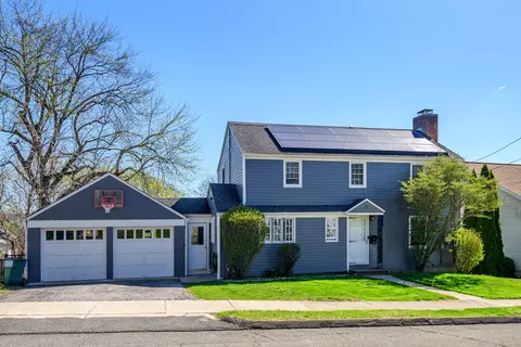 11 Housman St, Danbury, CT 06810