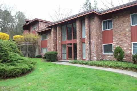 126 Sherman Hill Rd #A9, Woodbury, CT 06798