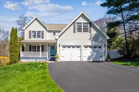 4 Canton Rd, Simsbury, CT 06092