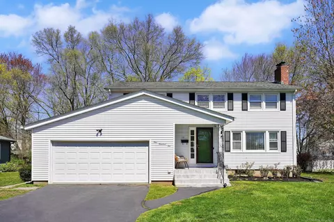 110 Fuller Dr, West Hartford, CT 06117
