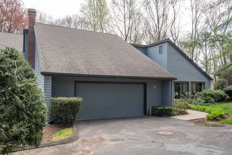30 Ironwood Rd #30, West Hartford, CT 06117