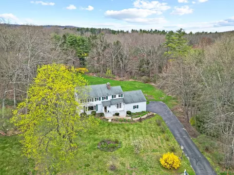 10 Glenn Hollow Ln, Simsbury, CT 06092