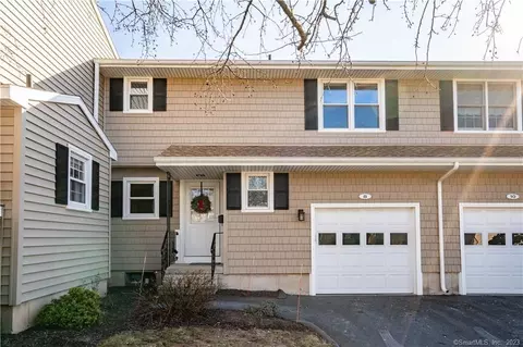 8 Thorne Rd #8, West Hartford, CT 06110