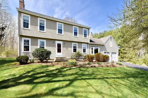 109 Heatherwood Dr, Colchester, CT 06415