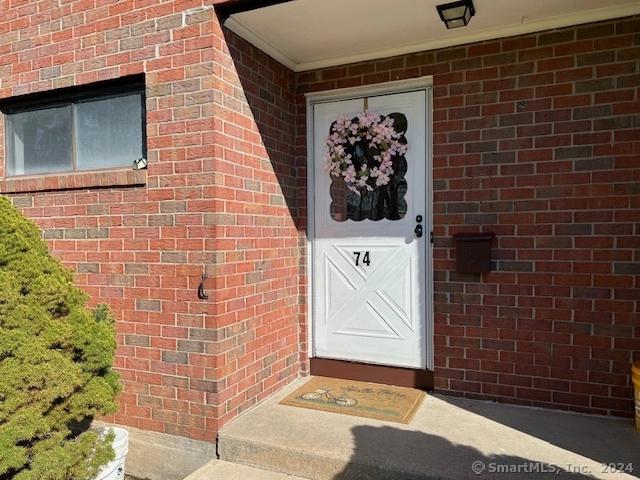 74 Sharon Ln #74, Wethersfield, CT 06109