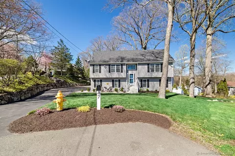 47 Meadowbrook Rd, Danbury, CT 06811