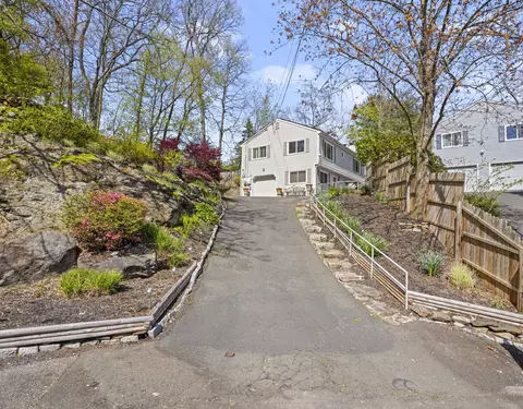 19 Sheila Ct, Norwalk, CT 06851