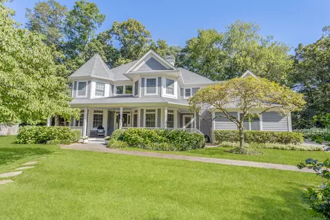 9 Fresh Meadows Ln, Darien, CT 06820