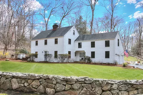 6 Highwood Ln, Westport, CT 06880