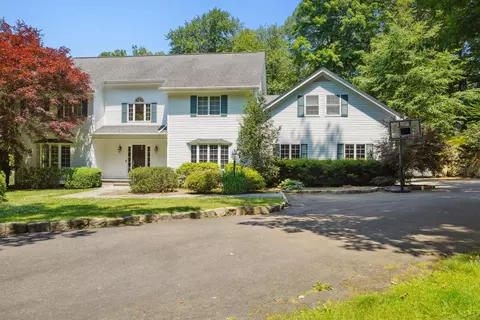 28 Catbrier Rd, Weston, CT 06883