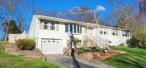 19 Ventura Dr, Oakdale, CT 06370