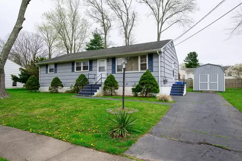 138 Sebec St, Hamden, CT 06517
