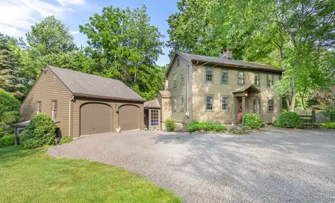 23 N Pease Rd, Woodbridge, CT 06525