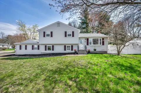 24 Barry Ln, Glastonbury, CT 06033