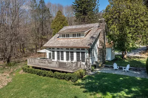 34 Curtiss Rd, Warren, CT 06777
