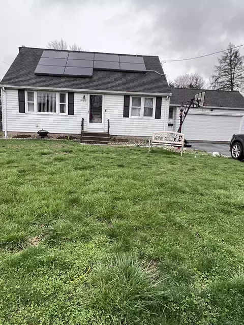 32 Vance Rd, Bristol, CT 06010