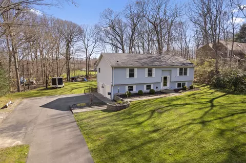 16 Doyle Rd, Waterford, CT 06385
