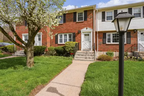 38 Brandywine Ln #38, Suffield, CT 06078