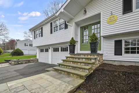 25 Jesse Ct, Cheshire, CT 06410