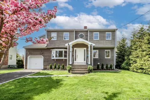 6 Mellow St, Fairfield, CT 06824