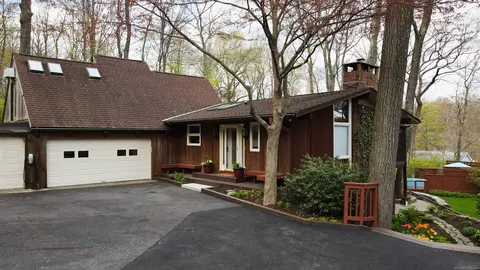 24 Split Level Rd, Ridgefield, CT 06877