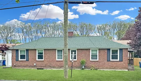53 Stillwell Dr, Plainville, CT 06062