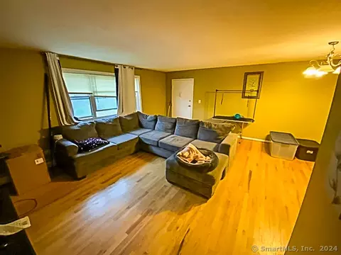 510 Apt 2 Oak Ave #2, Cheshire, CT 06410