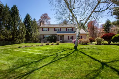 53 Red Stone Dr, Simsbury, CT 06089