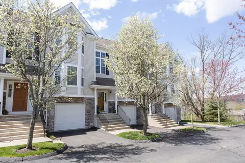 1806 Briar Woods Ln #1806, Danbury, CT 06810