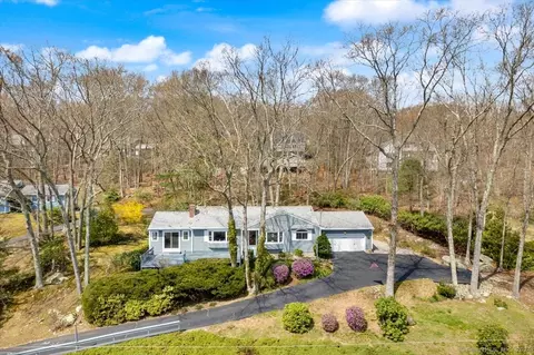 16 Heritage Rd, East Lyme, CT 06333