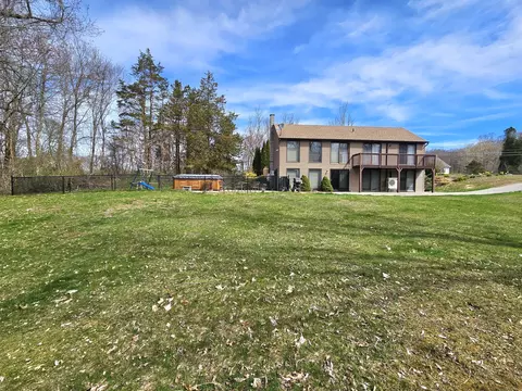 88 Gooseneck Hill Rd, Canterbury, CT 06331