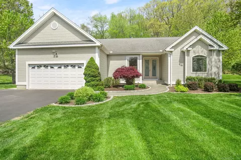 350 Daniels Farm Rd, Trumbull, CT 06611