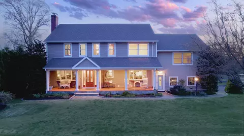 27 Cobblers Ln, Norwalk, CT 06851