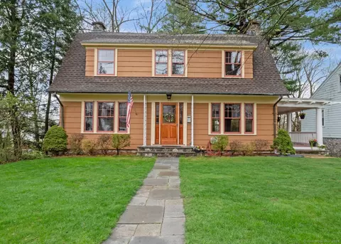 59 Woodlawn Ave, Naugatuck, CT 06770
