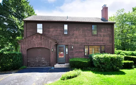 16 Pilgrim Dr, Windsor, CT 06095