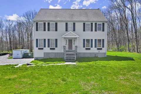 295 Elm St, Monroe, CT 06468