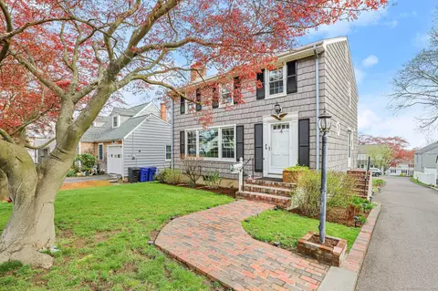 4 Beverly Pl, Norwalk, CT 06850