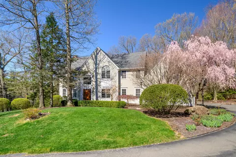 25 Little Fox Ln, Southbury, CT 06488