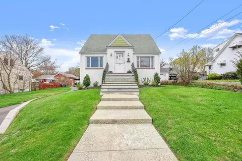 364 Truman St, Bridgeport, CT 06606