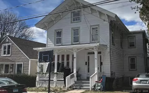 44 Berkeley Ave, New London, CT 06320