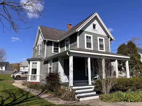 276 Harbor St, Branford, CT 06405
