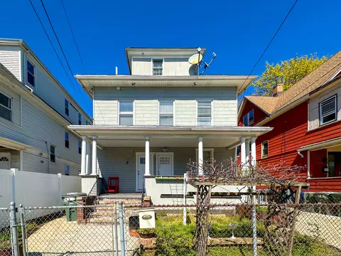 130 Lenox Ave, Bridgeport, CT 06606