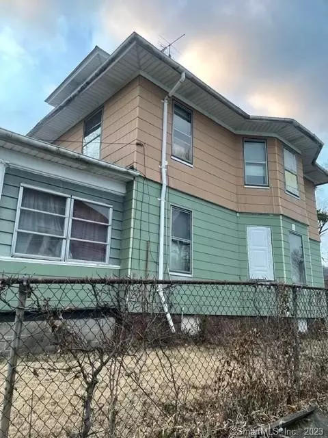 136 Mansfield St, Hartford, CT 06112