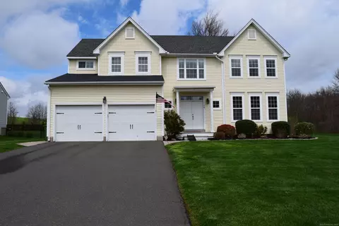18 Fawn Run, Cromwell, CT 06416