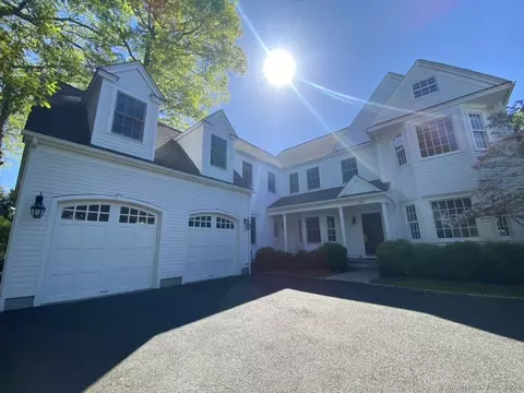 120 Oak St, New Canaan, CT 06840